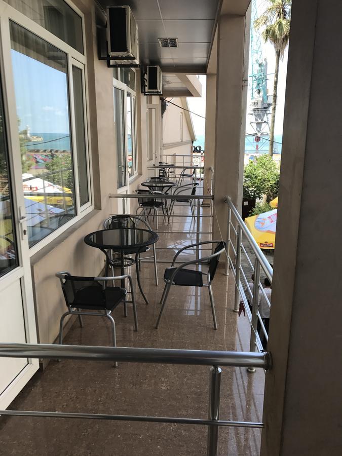 Hotel Marseille バトゥーミ エクステリア 写真